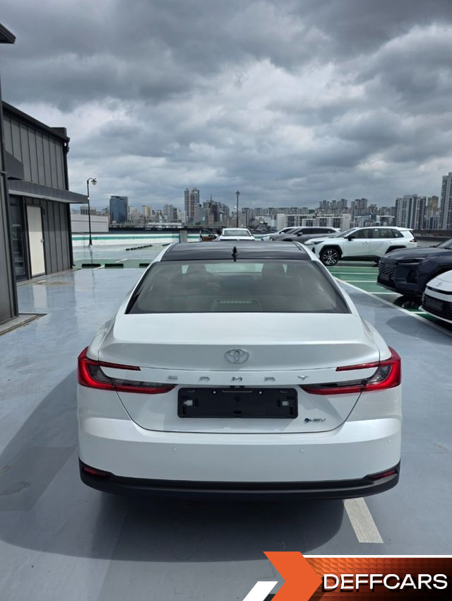 Toyota CAMRY 2.5 XLE Premium Hybrid купить на сайте DeffCars