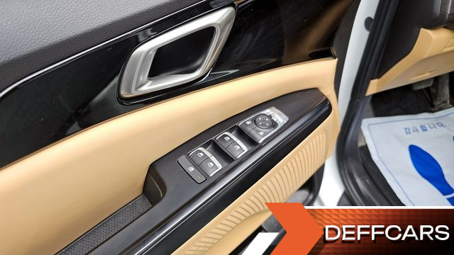 Kia CARNIVAL 9-Seater Prestige купить на сайте DeffCars