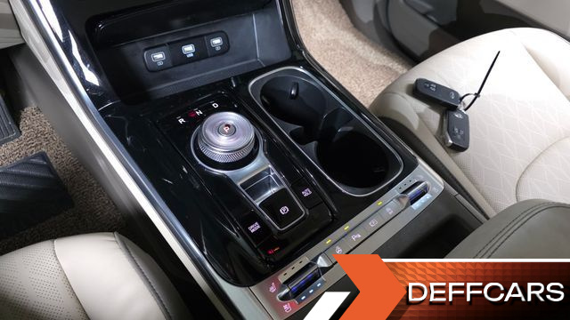 Kia CARNIVAL 9-Seater Noblesse купить на сайте DeffCars