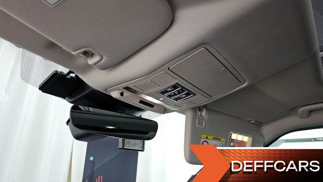 Land Rover DISCOVERY 2.0 SD4 SE купить на сайте DeffCars