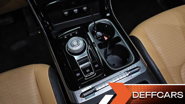 Kia CARNIVAL 9-Seater Signature купить на сайте DeffCars