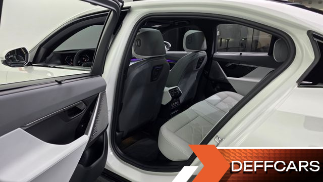 BMW 5-SERIES 530i xDrive M Sport купить на сайте DeffCars