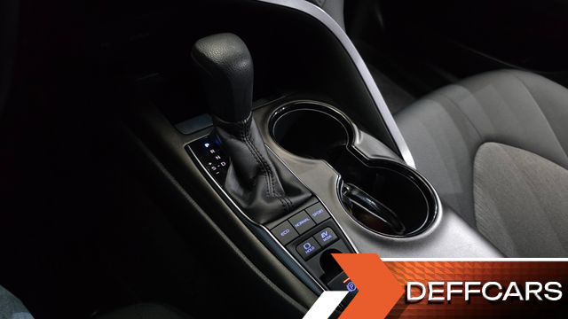 Toyota CAMRY 2.5 LE Hybrid купить на сайте DeffCars
