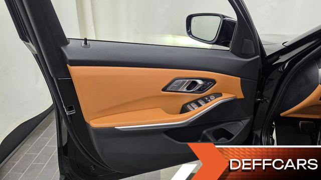 BMW 3-SERIES 320i M Sport купить на сайте DeffCars
