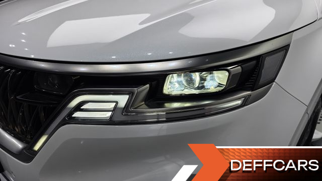 Kia CARNIVAL 9-Seater Hi-Limousine Signature купить на сайте DeffCars