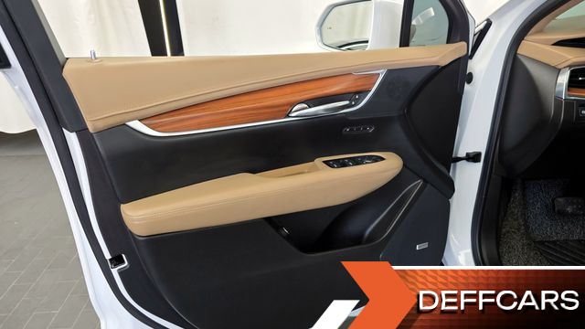 Cadillac XT5 3.6 Platinum купить на сайте DeffCars