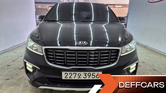 Kia CARNIVAL 9-Seater Luxury купить на сайте DeffCars