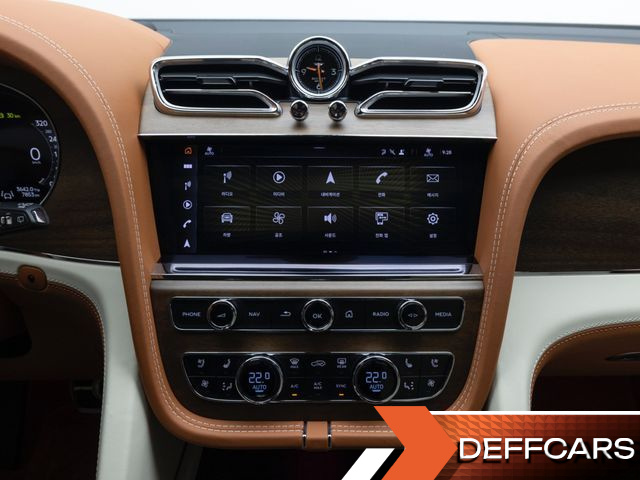 Bentley BENTAYGA 4.0 V8 EWB Azure купить на сайте DeffCars