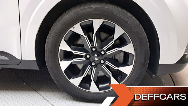 Kia CARNIVAL 9-Seater Signature купить на сайте DeffCars