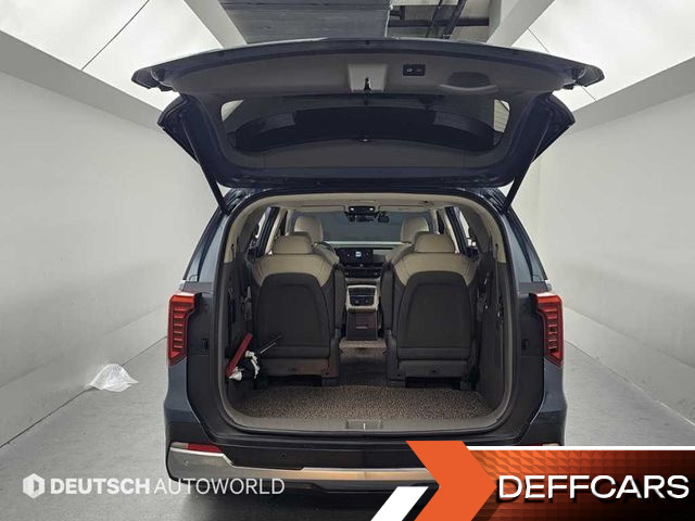 Kia CARNIVAL Gasoline 9-Seater Signature купить на сайте DeffCars