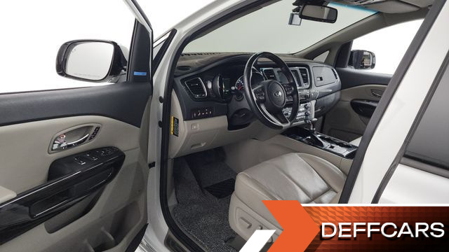 Kia CARNIVAL 7-Seater Limousine President купить на сайте DeffCars