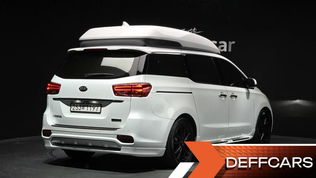 Kia CARNIVAL 9-Seater Hi-Limousine Noblesse Special купить на сайте DeffCars