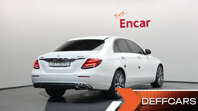 Mercedes E-CLASS E300 4MATIC Avnatgarde купить на сайте DeffCars
