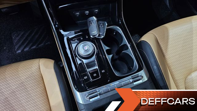 Kia CARNIVAL 7-Seater Outdoor Noblesse купить на сайте DeffCars