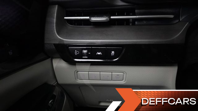 Kia CARNIVAL 9-Seater Signature купить на сайте DeffCars