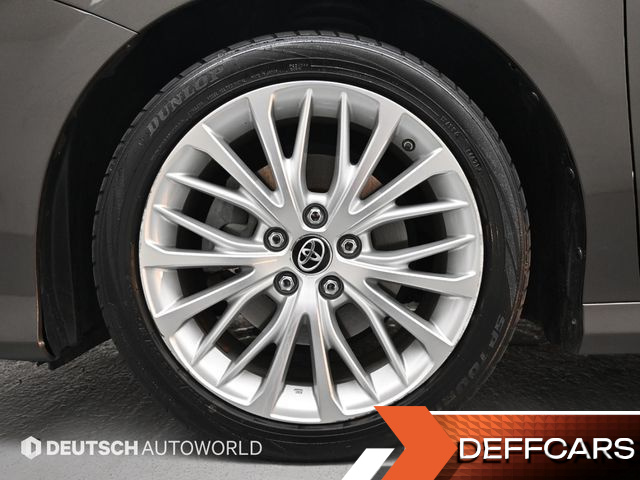 Toyota CAMRY 2.5 XLE Hybrid купить на сайте DeffCars