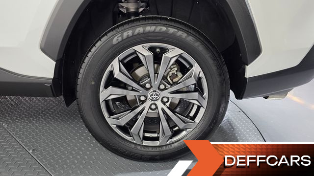 Toyota RAV4 2,5 4WD Hybrid LTD купить на сайте DeffCars