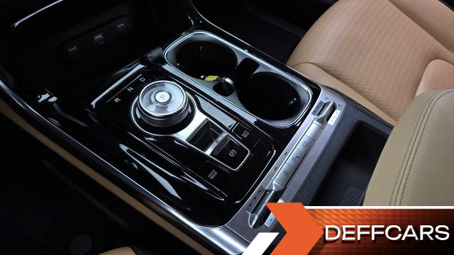 Kia CARNIVAL Gasoline 9-Seater Signature купить на сайте DeffCars