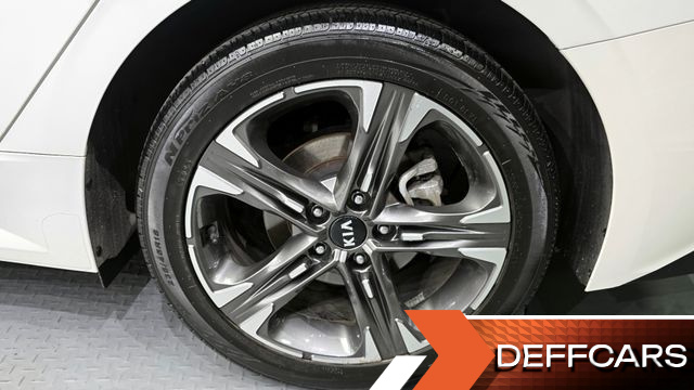 Kia K5 2.0 Prestige купить на сайте DeffCars