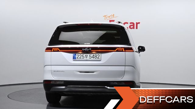 Kia CARNIVAL 9-Seater Signature купить на сайте DeffCars