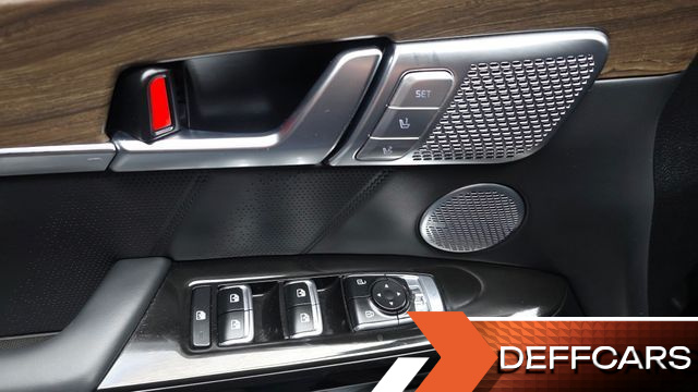 Kia MOHAVE Diesel 3.0 4WD 6-Seater Masters купить на сайте DeffCars