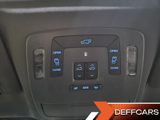 Toyota SIENNA 2.5 Hybrid 2WD купить на сайте DeffCars