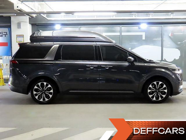 Kia CARNIVAL 9-Seater Signature купить на сайте DeffCars