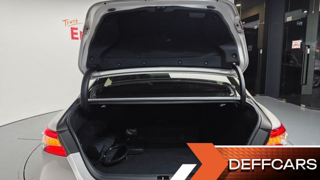 Toyota CAMRY 2.5 XLE Hybrid купить на сайте DeffCars