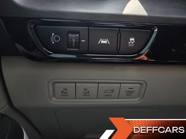 Kia CARNIVAL 9-Seater Noblesse купить на сайте DeffCars