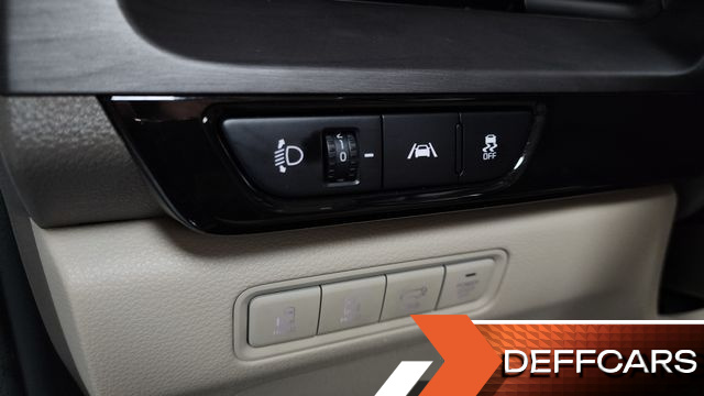 Kia CARNIVAL 9-Seater Noblesse купить на сайте DeffCars