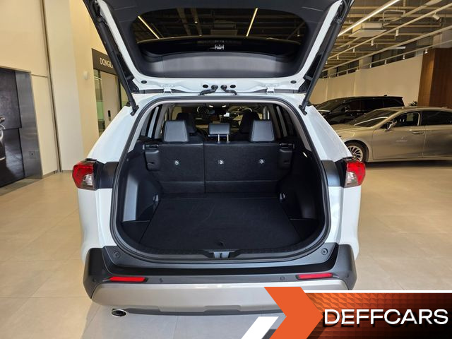 Toyota RAV4 2.5 4WD Hybrid купить на сайте DeffCars