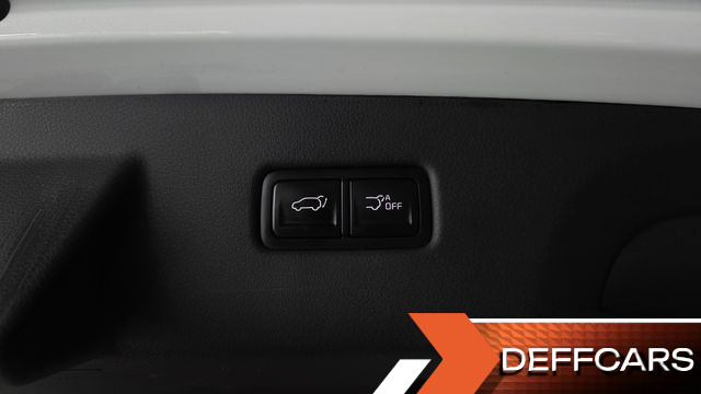 Kia CARNIVAL Gasoline 9-Seater Signature купить на сайте DeffCars
