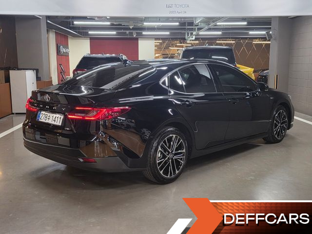 Toyota CAMRY 2.5 XLE Hybrid купить на сайте DeffCars