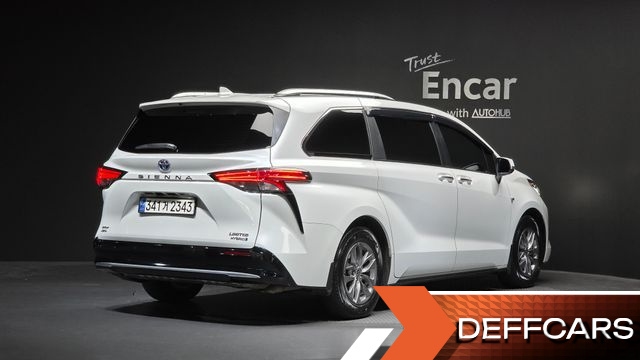 Toyota SIENNA 2.5 Hybrid AWD купить на сайте DeffCars