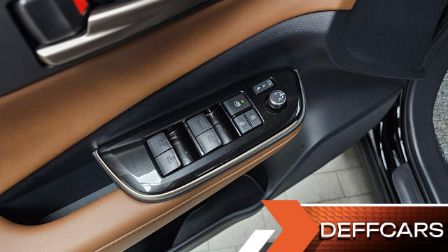 Toyota CROWN 2.5 4WD Hybrid купить на сайте DeffCars