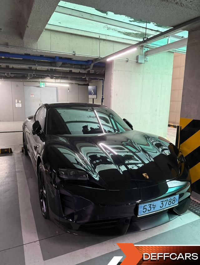 Porsche TAYCAN Turbo S купить на сайте DeffCars