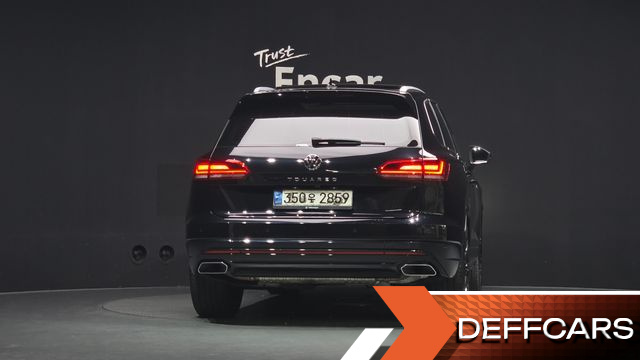 Volkswagen TOUAREG 3.0 TDI R-Line купить на сайте DeffCars