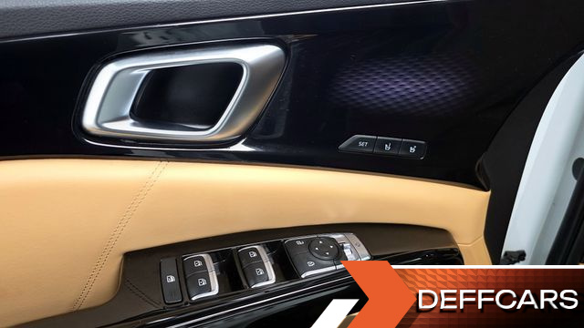 Kia CARNIVAL Gasoline 9-Seater Signature купить на сайте DeffCars