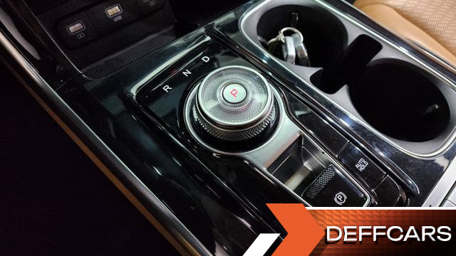 Kia CARNIVAL Gasoline 9-Seater Signature купить на сайте DeffCars