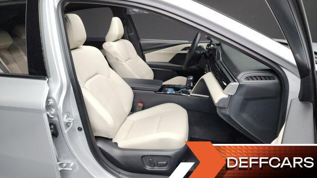 Toyota CAMRY 2.5 XLE Hybrid купить на сайте DeffCars