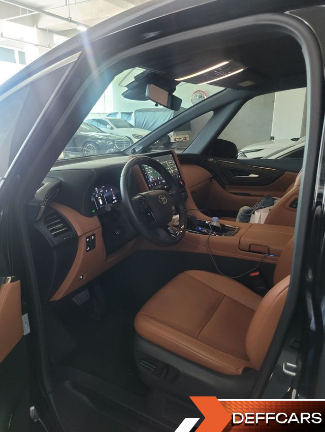 Toyota ALPHARD 2.5 HEV Executive AWD купить на сайте DeffCars