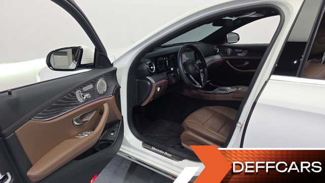 Mercedes E-CLASS E350 4MATIC Exclusive купить на сайте DeffCars