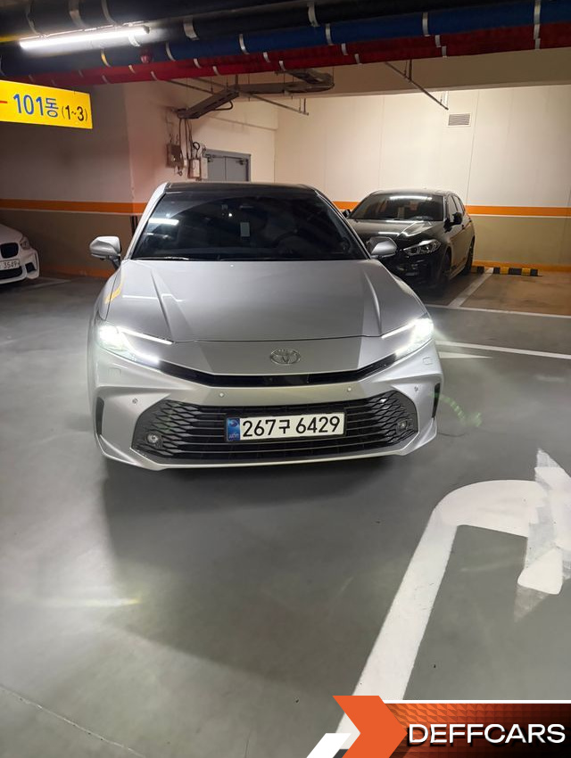 Toyota CAMRY 2.5 XLE Premium Hybrid купить на сайте DeffCars