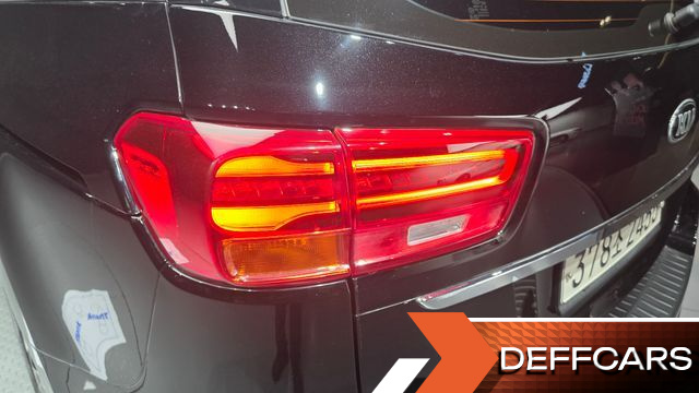 Kia CARNIVAL 9-Seater Hi-Limousine Prestige купить на сайте DeffCars