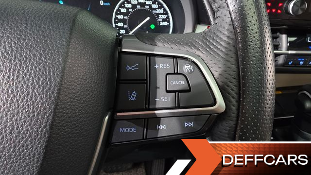 Toyota SIENNA 2.5 Hybrid 2WD купить на сайте DeffCars