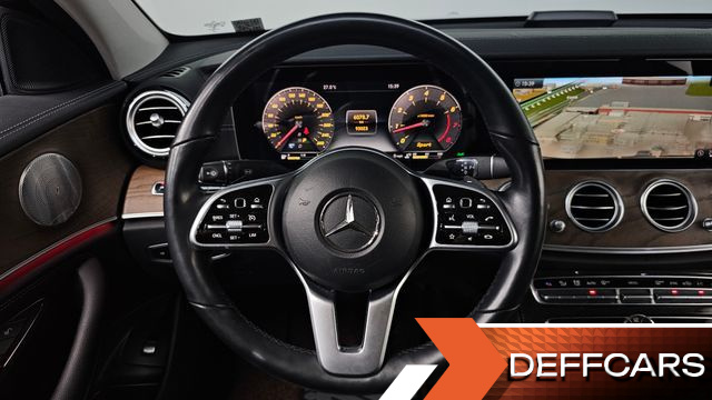 Mercedes E-CLASS E300 Exclusive купить на сайте DeffCars
