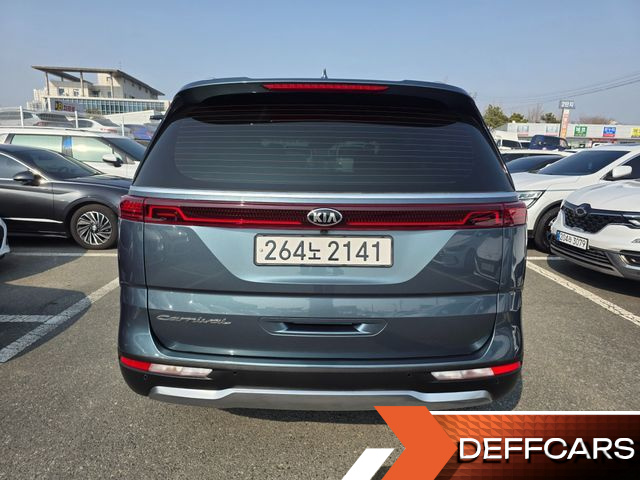 Kia CARNIVAL 9-Seater Signature купить на сайте DeffCars