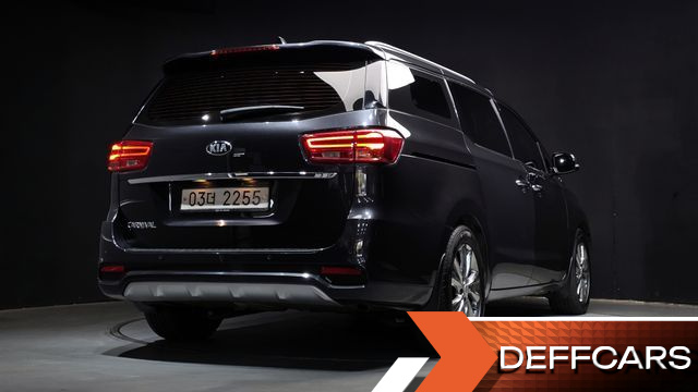 Kia CARNIVAL 9-Seater Prstige купить на сайте DeffCars