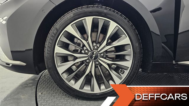 Kia K8 2.5 Gasoline 2WD Signature купить на сайте DeffCars