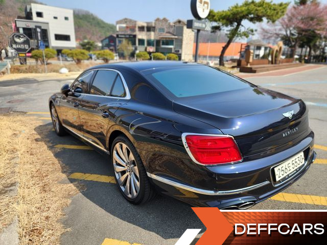 Bentley FLYING SPUR 4.0 купить на сайте DeffCars